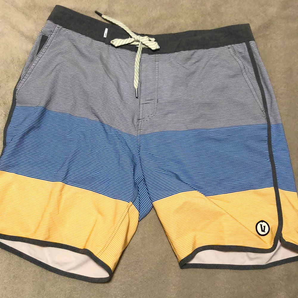 Men’s board shorts